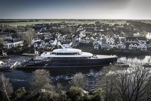 Stap aan boord van deze Nederlandse 75 meter lange superjacht ter waarde van 180 miljoen