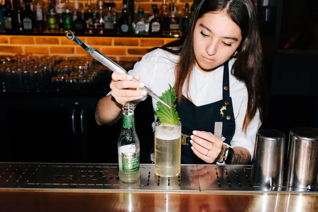 Beste cocktailbar en bartender ter wereld houden een bar takeover in het Krasnapolsky hotel