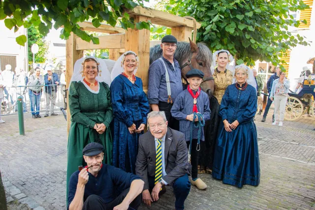 Streekmuseum doet Sommelsdijk travalje cadeau