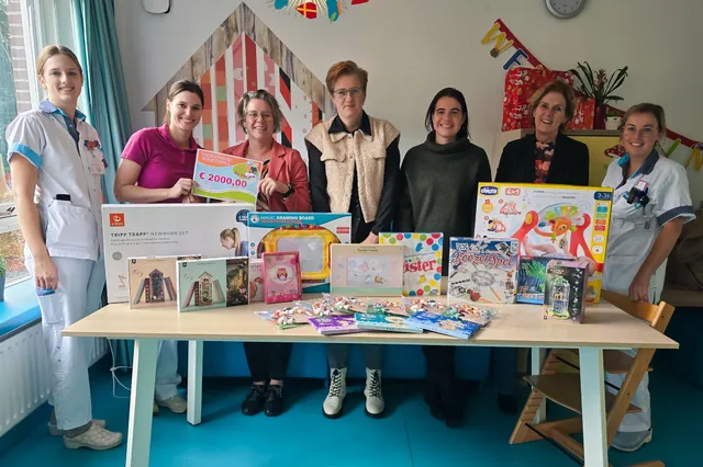 Speeltuin De Flipjes doneert aan Kinderafdeling