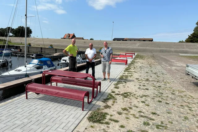 RGO Middelharnis helpt haven Battenoord een handje