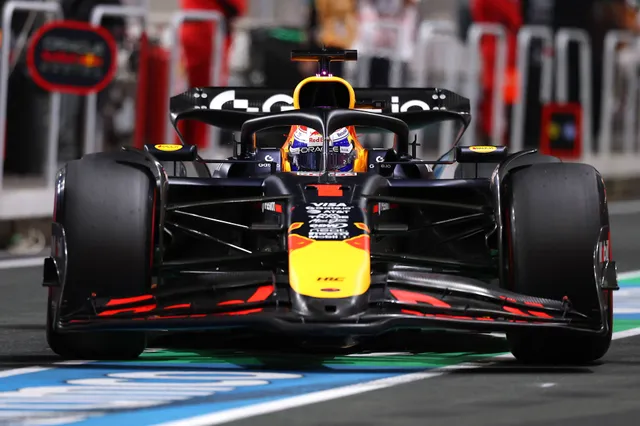 McLaren-rijder onder indruk van Verstappen: ‘Hij is bulletproof in die Red Bull’