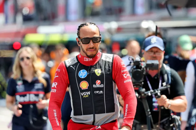 Wéér gedoe tussen Hamilton en engineer: Lewis tot twee keer toe genegeerd