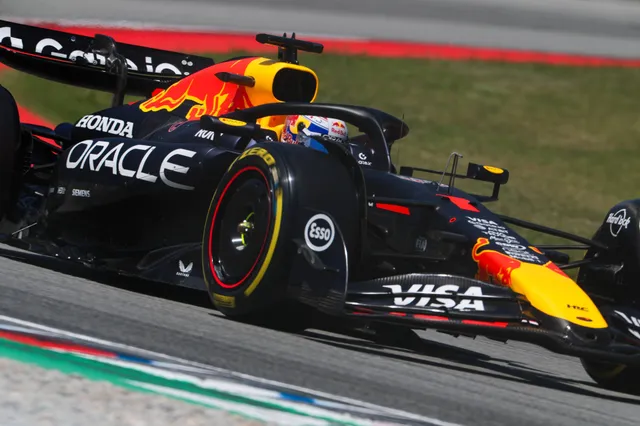 McLaren deelt enorme tik uit aan Verstappen in laatste training in Barcelona