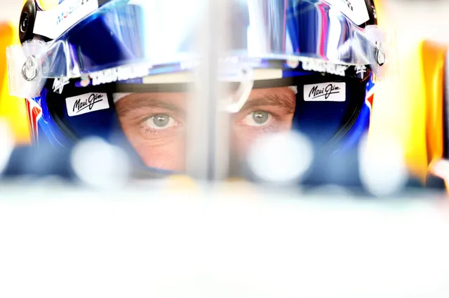 Verstappen klaagt over problemen met RB21 via boordradio