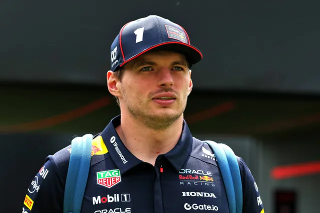 Verstappen en Coulthard gaan de strijd aan: Wie is sneller?