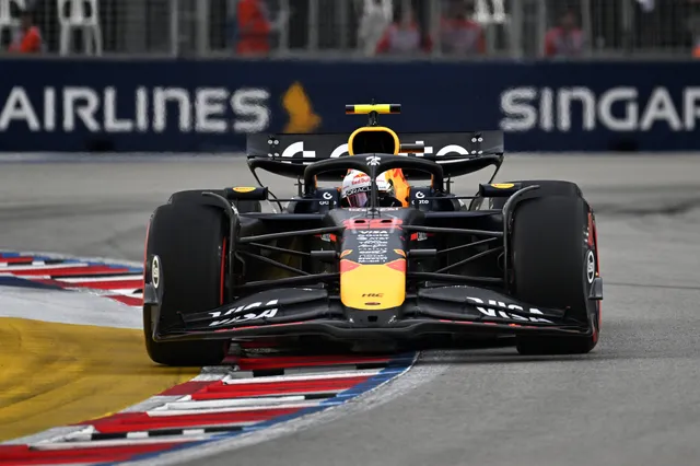 F1 LIVE | Piastri leads, what a disaster between Norris and Leclerc!