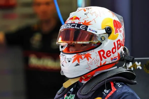 Tegenvaller voor Red Bull: Tsunoda vrijwel direct in de muur in VT1