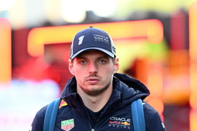 Verstappen jokes he'd be a 'billionaire' if he could answer title fight question