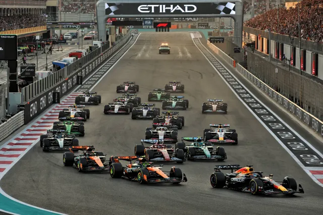 Verstappen aggressivly cuts across Norris, Piastri sweeps past teammate