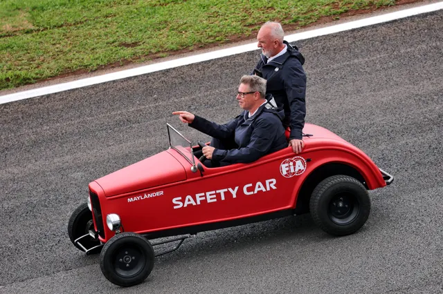 Aston Martin stopt ermee, alleen Mercedes met safety car in de Formule 1