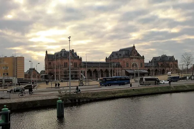Stationsweg wordt mega-bushalte; tijdelijk afgesloten voor verkeer