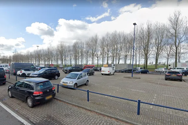 Overleden persoon gevonden op parkeerplaats, politie doet onderzoek