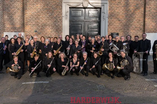 Feestelijk zomeravondconcert door Regioharmonie De Verbinding