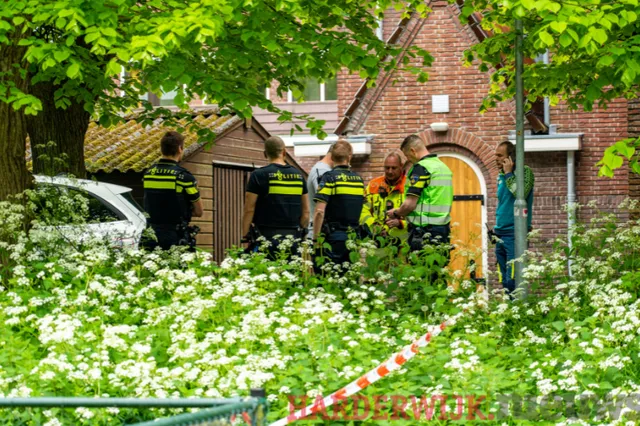 Vuurwerkvondst bij woning na eigen melding