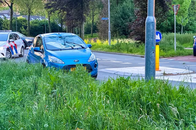 Fietser en automobilist botsen tegen elkaar op Rietmeen