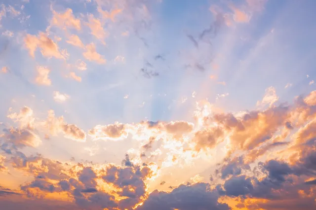 Weerbericht Nederland: Verspreid enkele buien, daarna zon