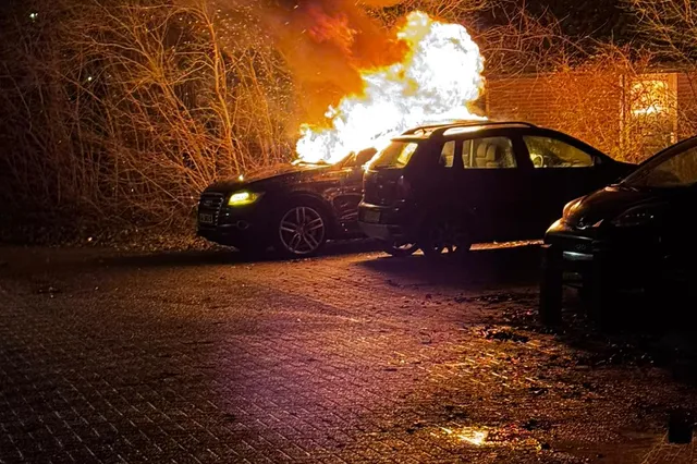 Autobrand aan de Krommekamp zorgt voor flinke schade