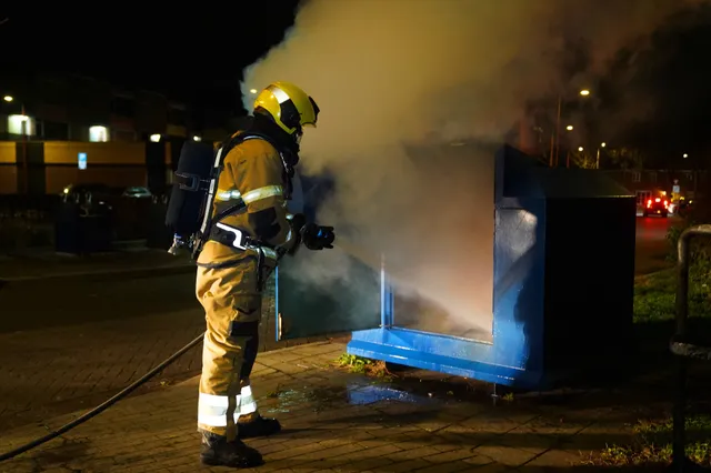 Kledingcontainer in brand gestoken in Vlijmen