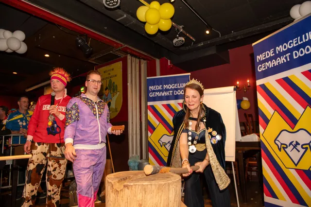 Traditioneel koekslaon op Zinderende Zotte Zondag trekt camera's van Brabants Buske