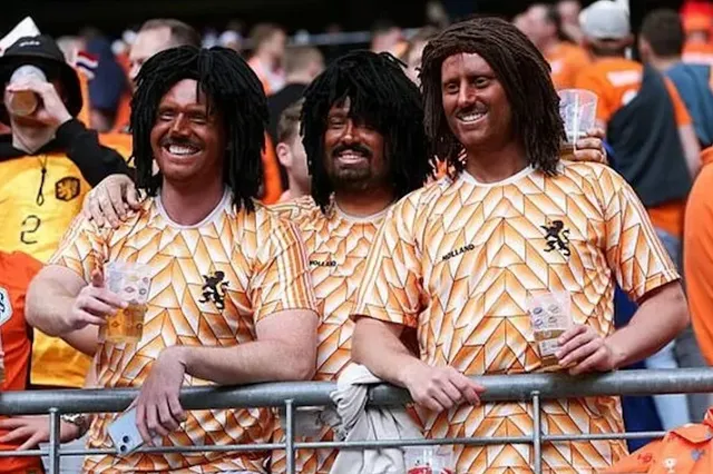 Oranje-fans zwaar onder vuur voor het verkleden als Ruud Gullit