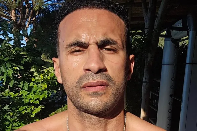 Badr Hari laat 14 jaar jongere vriendin aan de wereld zien