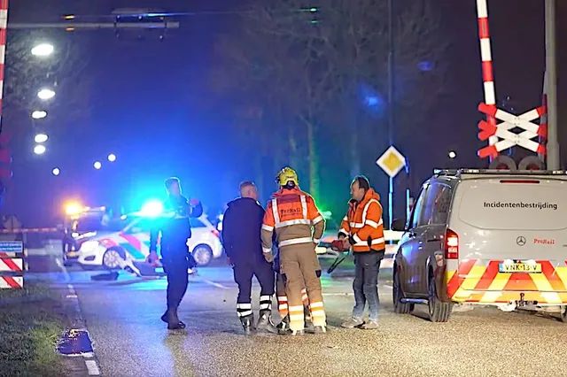 Politie-achtervolging gaat fout: Twee doden na aanrijding met trein