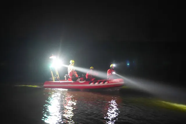 Grote zoekactie naar vermiste persoon op de Bergsche Maas