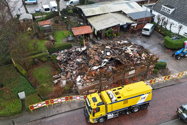 Woning met rieten dak verwoest door brand in Kerkdriel
