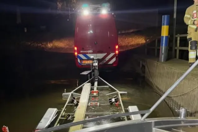 Nachtelijke zoekactie op de Maas bij Hedel eindigt zonder resultaat