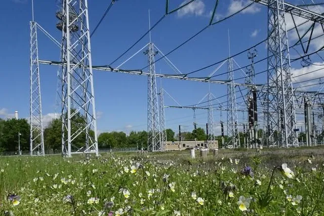 Aanpassingen aan hoogspanningsstations: Verkeerslichten op Linnerweg