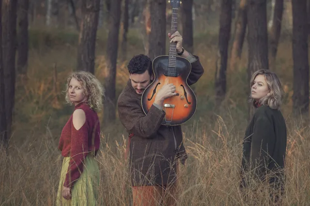 Vocaal trio WANDER in het Openluchttheater Thorn