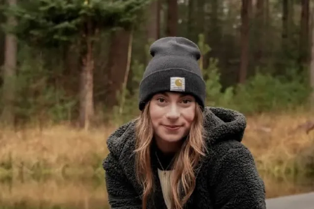 Schaatsster Femke Kok laat zich van top tot teen zien in gruwelijk strakke legging (foto)