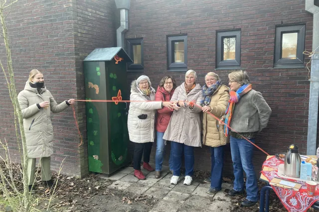 De Weggeefkast Oosterboer is geopend