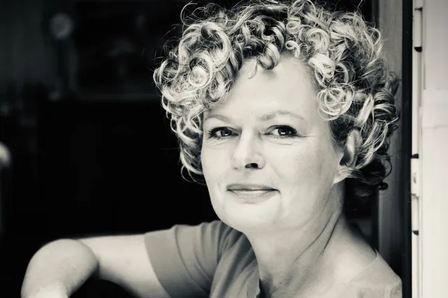 Een avond met auteur Anne-Gine Goemans bij Riemer Barth