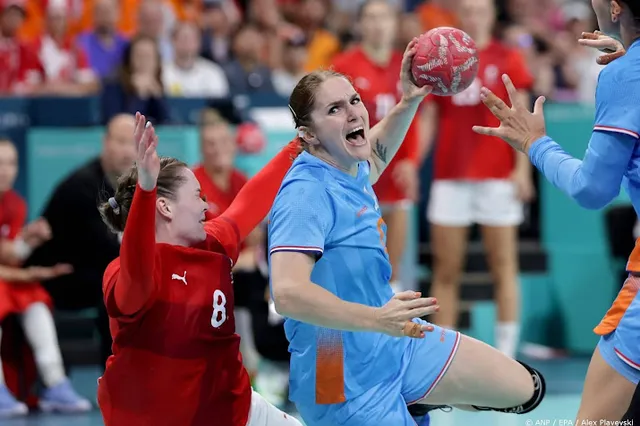 Handbalster Van der Heijden vervangt Van Maurik in EK-selectie
