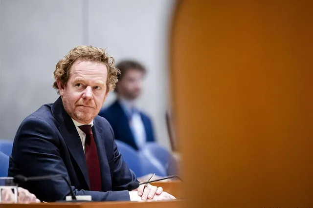 Delen foto's gevolg bijzondere karakter kunstroof, aldus Van Weel