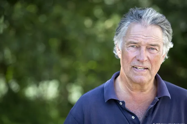 Ron Brandsteder wordt in besloten kring gecremeerd