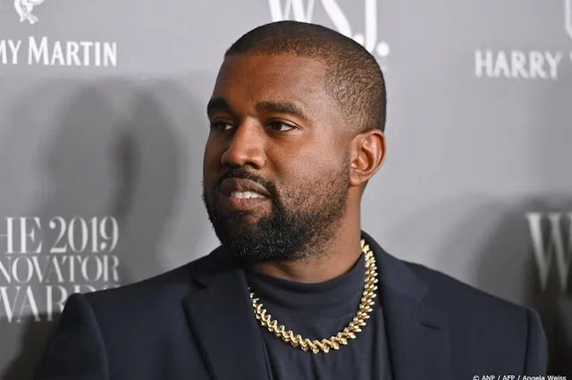 Kanye 'Ye' West verkoopt shirts met swastika in webshop 