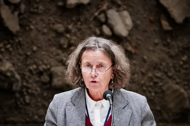 Kamer ongeduldig om Ter Apel, dus oppert Faber een avondklok