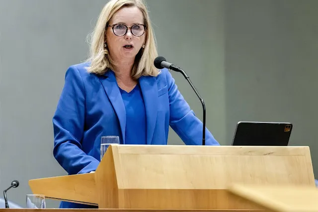 Klever schrapt steun aan vrouwen, onderwijs en klimaat