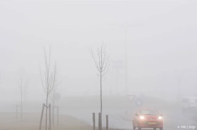 Code geel in noorden en westen van land om dichte mist 