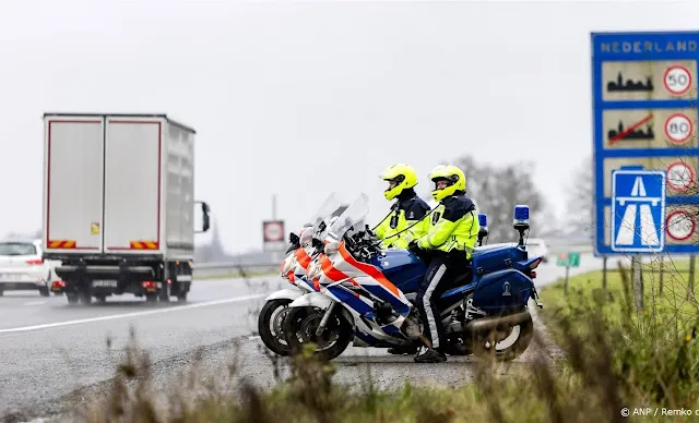 Faber verlengt grenscontroles na 'bemoedigende' resultaten