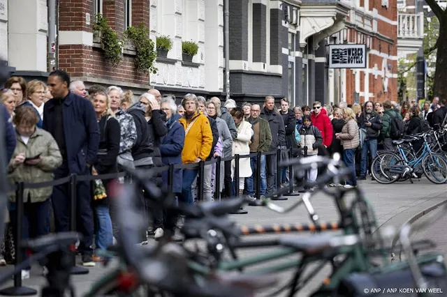 Veel emoties bij publiek afscheid Rob de Nijs