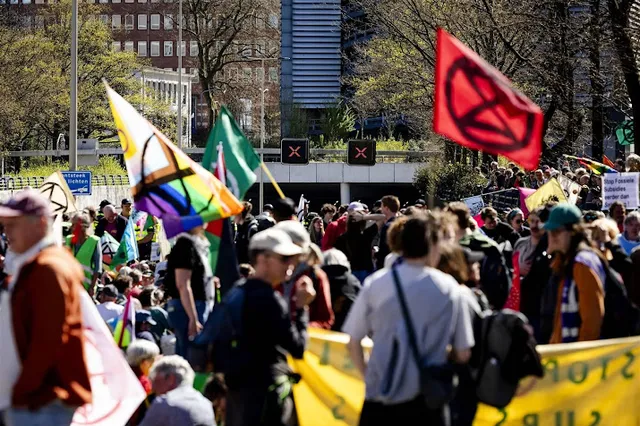 Extinction Rebellion bezet opnieuw A12 in Den Haag