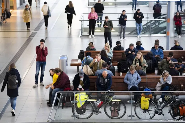 Grote werkgevers laten personeel thuiswerken tijdens treinstaking