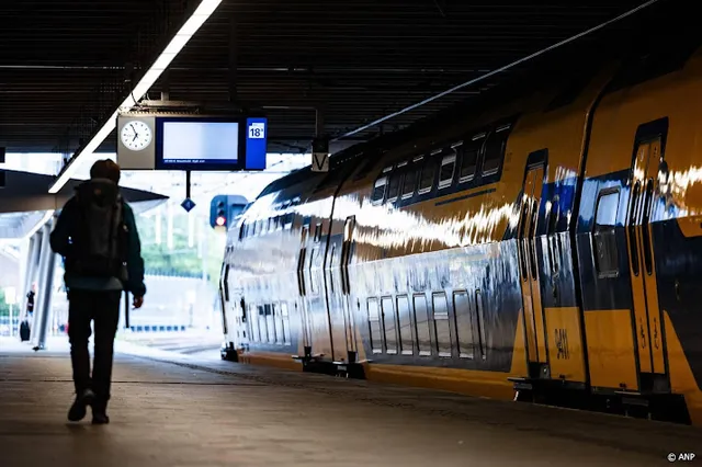 FNV schort spoorstakingen ook op, eindbod NS wel 'teleurstellend'