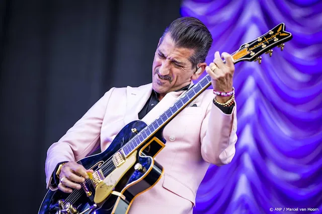 Danny Vera bedankt George Kooymans 'voor de mooie muziek'
