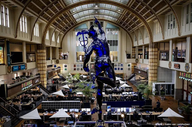 AEX-index begint licht hoger aan laatste volle handelsdag 2025