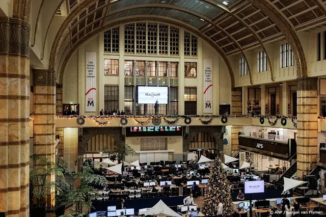 AEX begint met klein verlies aan laatste dag bewogen beursjaar